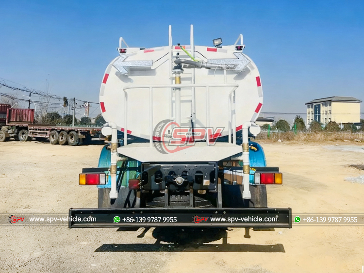 ISUZU 8x4 Water Sprinkler Truck - Rear Side